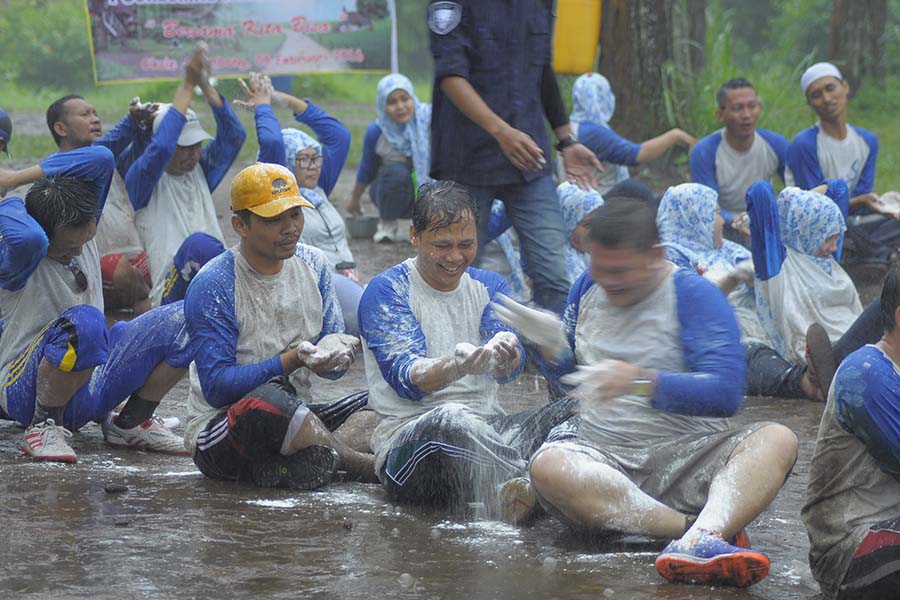 Gathering Outbound Puskesmas Karang Bahagia