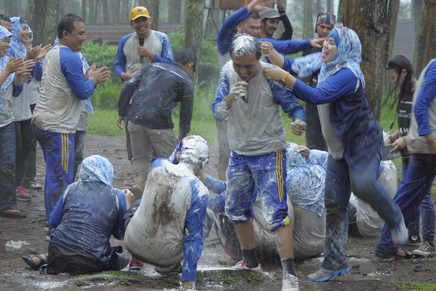Gathering Outbound Puskesmas Karang Bahagia